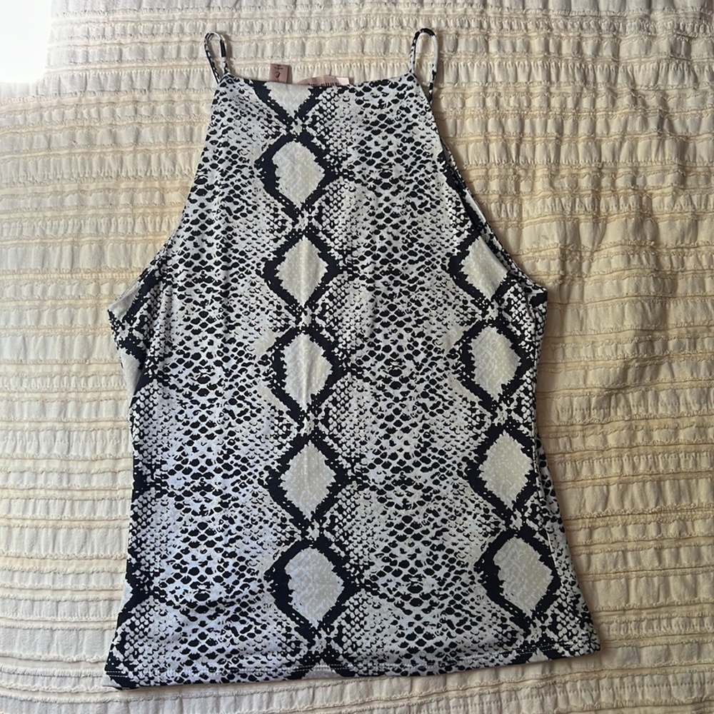 Snake print willow and root tank size large